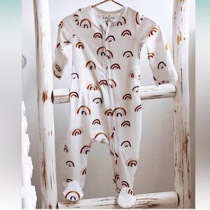 Caden Lane Earthy Rainbow Zip Footie Sleeper 0-3M Brown Rainbow EUC
